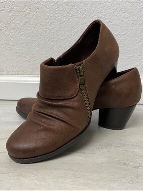 BareTraps Brown Ruched Side-Zip Ankle Booties
